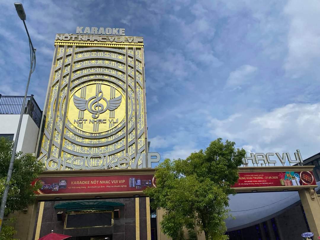 Bảng hiệu quảng cáo Karaoke