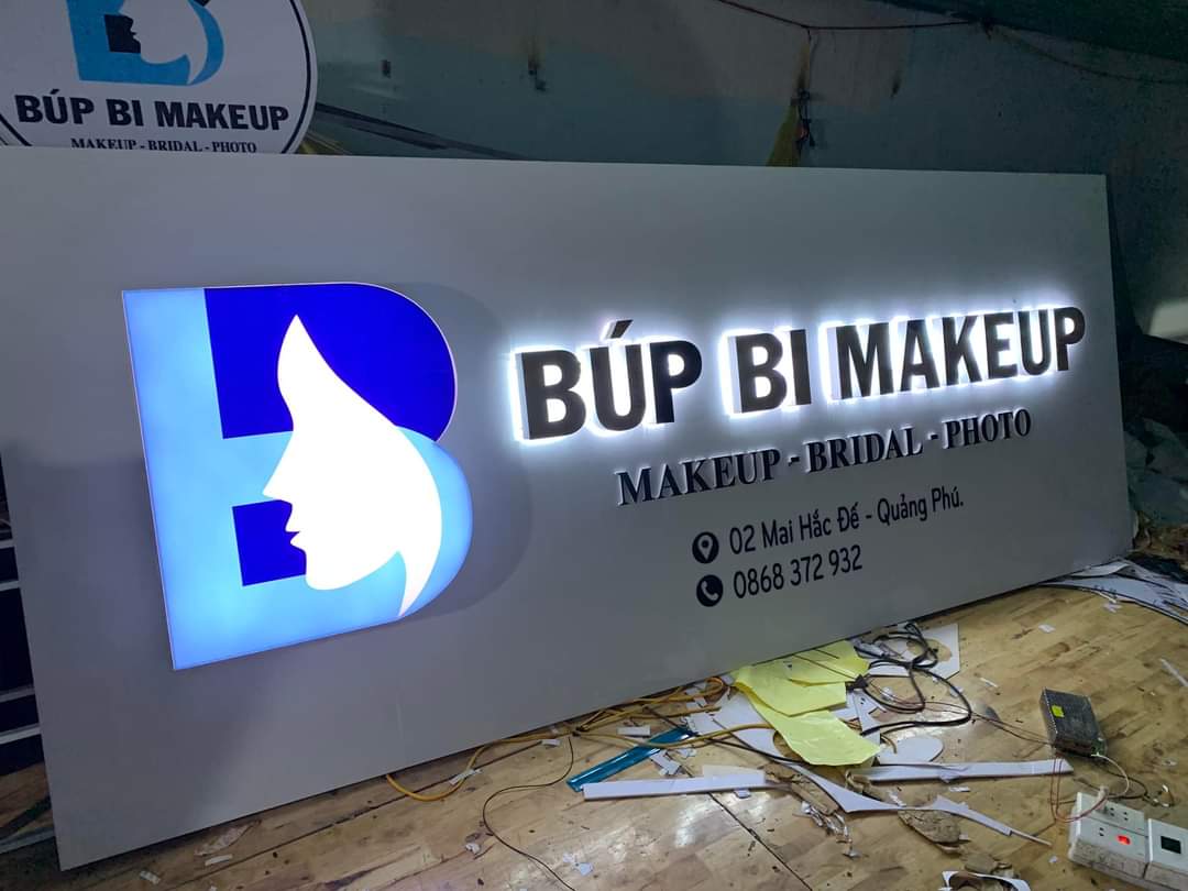 bảng hiệu Búp Bi Makeup