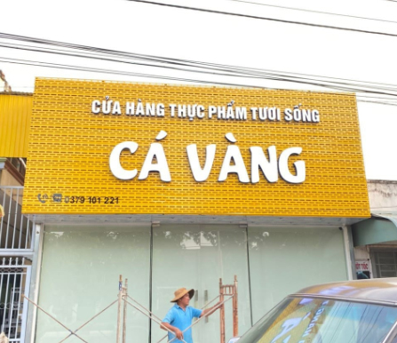 Bảng hiệu Lam sóng tôn màu vàng